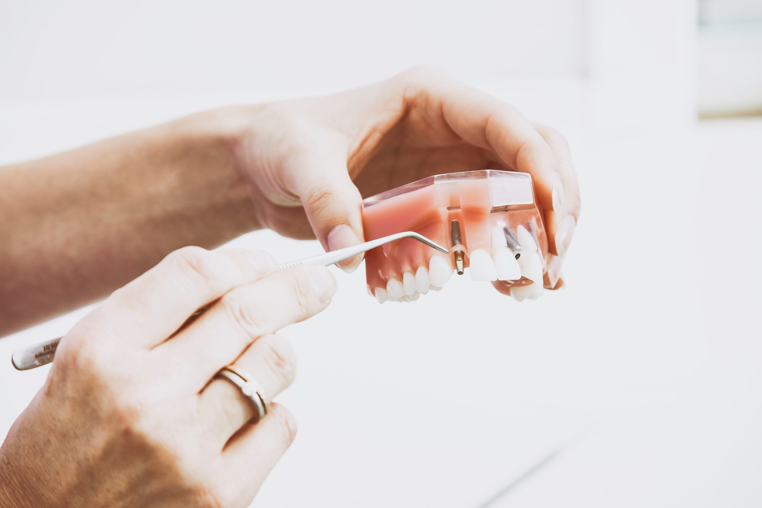 Seniors and Dental Care: Some Advice to Sink Your Teeth Into